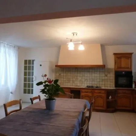 בית נופש Fermette Renovee Avec Terrasse, Internet Et Garage Pres De - Fr-1-410-212 *