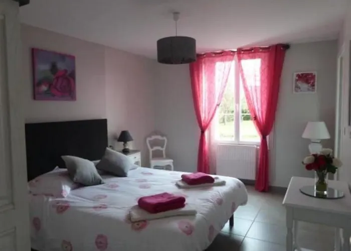 Vallon-sur-gée, 6 Pièces, 10 Personnes - Fr-1-410-212 *