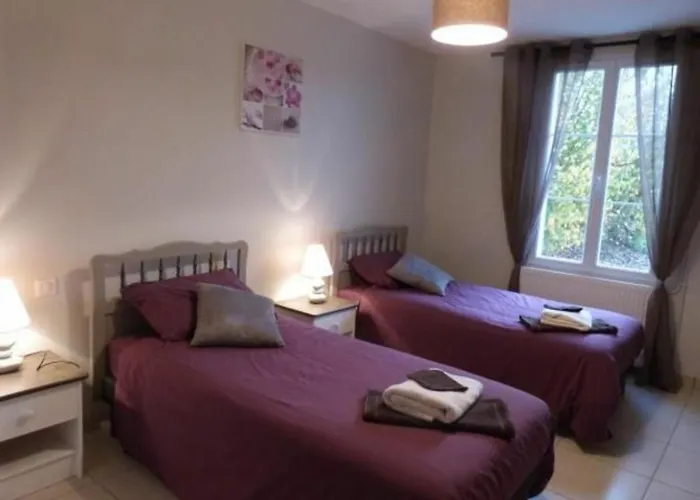 Vallon-sur-gée, 6 Pièces, 10 Personnes - Fr-1-410-212 Hébergement de vacances