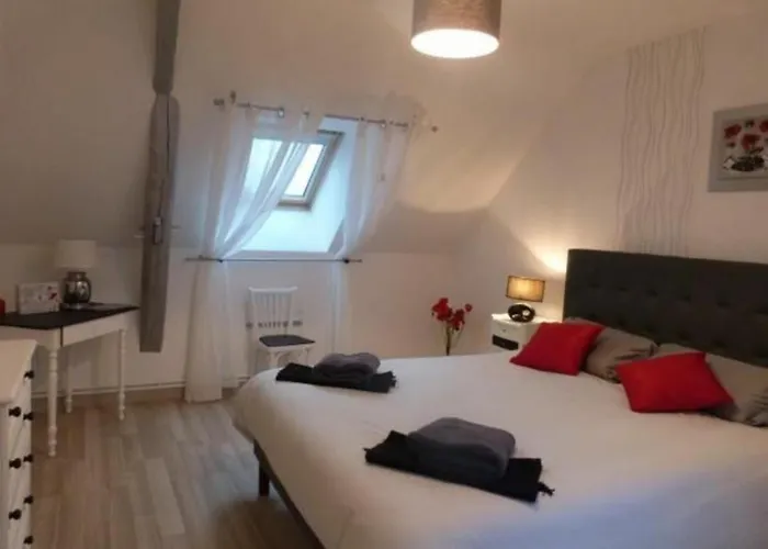 Vallon-sur-gée, 6 Pièces, 10 Personnes - Fr-1-410-212 Hébergement de vacances Vallon-sur-Gee